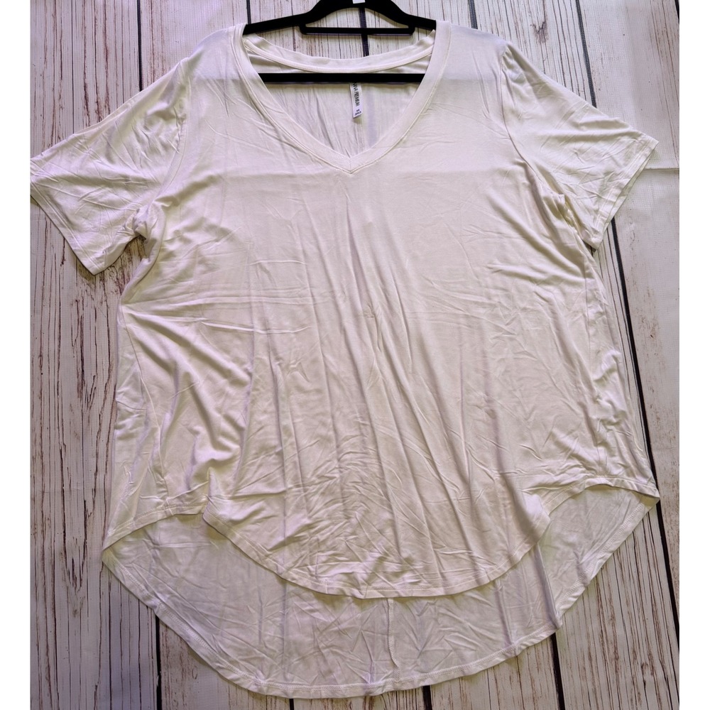 Zenana Premium Womens V-Neck High Low Hem Short Sleeve T-Shirt Cream 3X